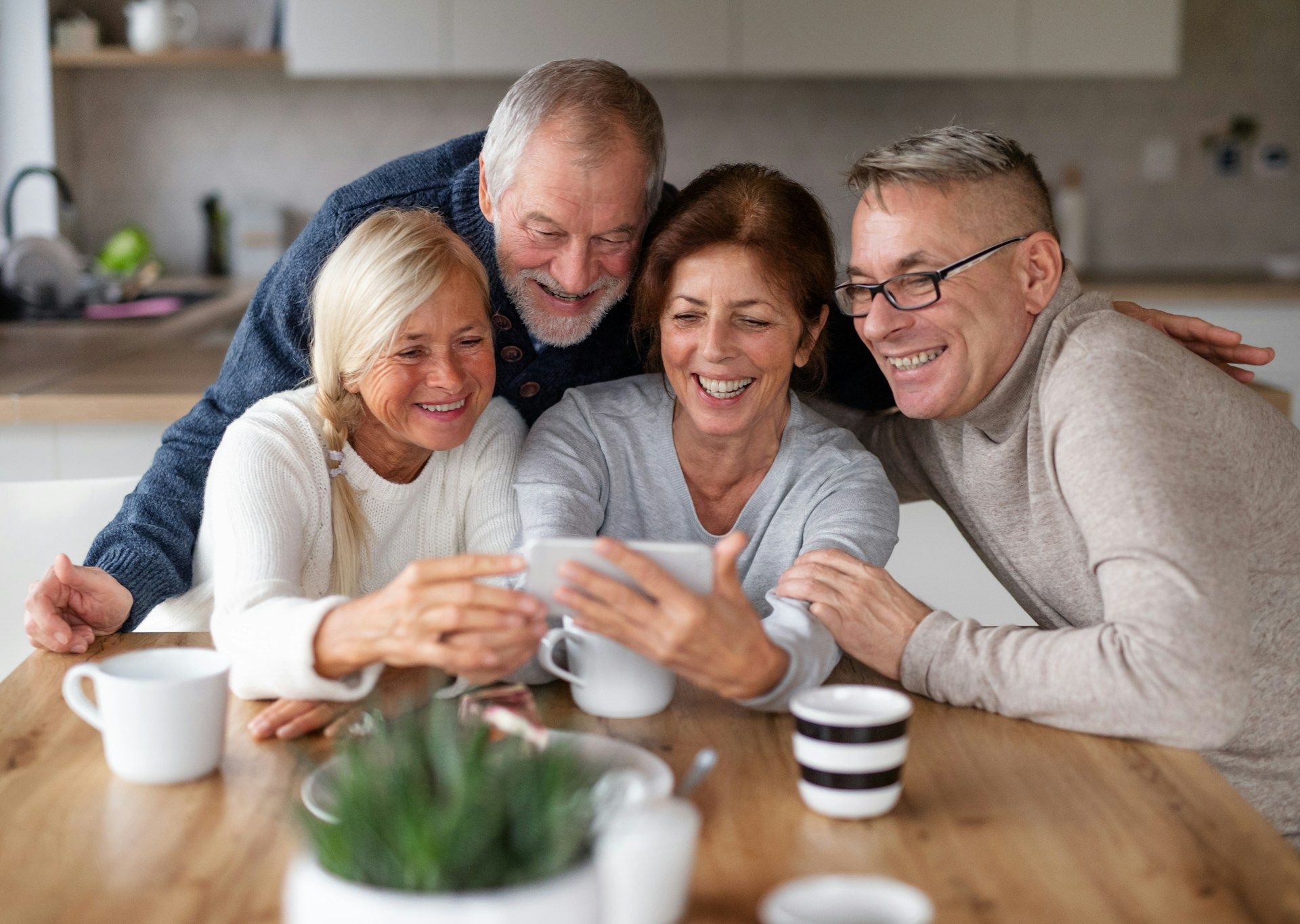 How many years of healthy life can EU citizens expect?